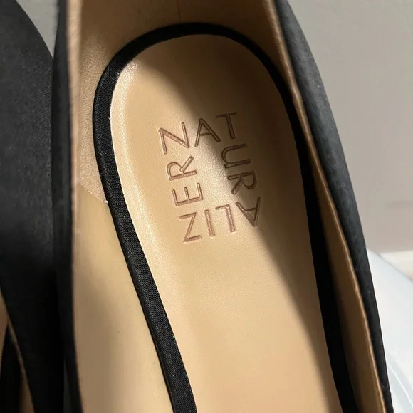 Brand New Naturalizer Heels Pumps Size 9 1/2 Black . No box - Picture 7 of 9